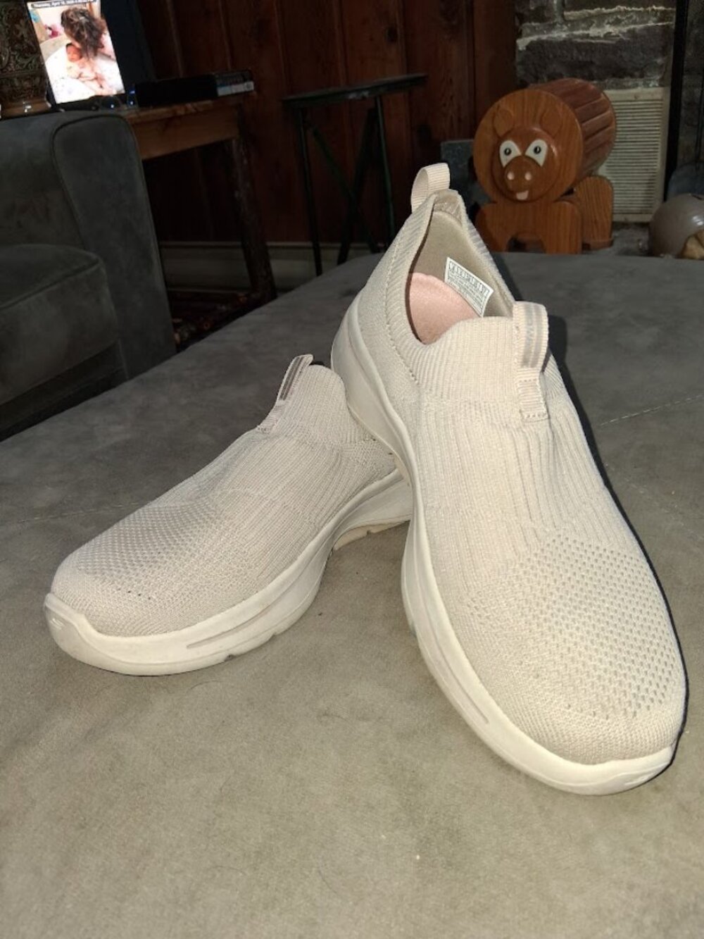 Skechers Women's Go Walk Arch Fit Taupe Slip On Wedge Sneakers Sz 8M